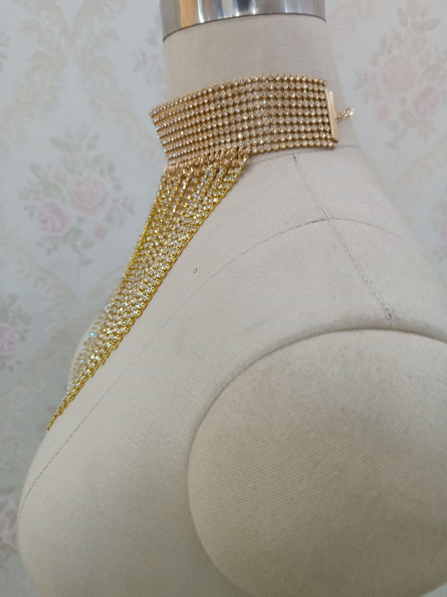 Glam Tassel Wave Choker