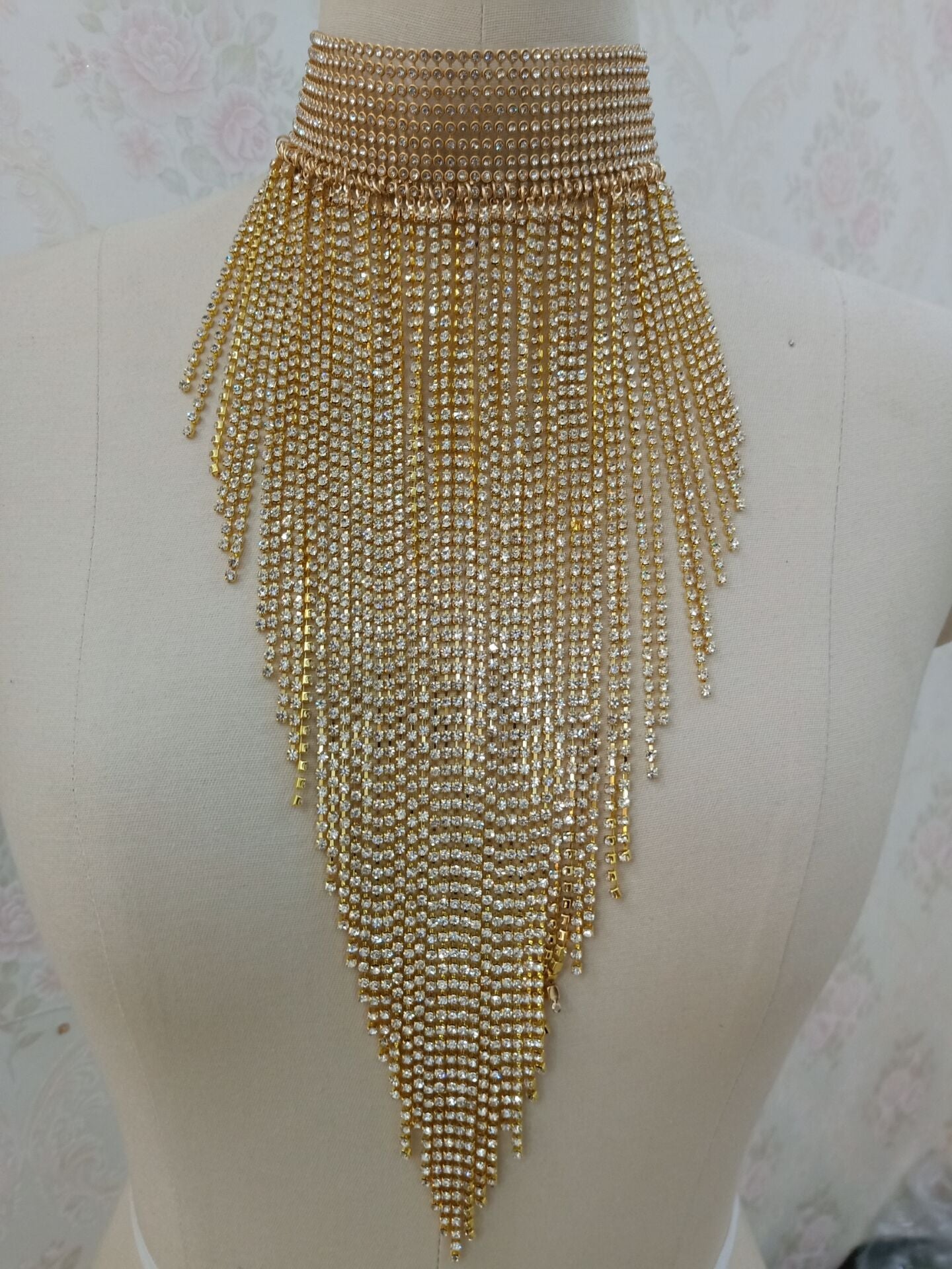 Glam Tassel Wave Choker